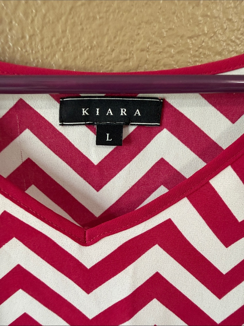🥳 7/$10!!  Pink and White Chevron V-Neck Tunic - Picture 2 of 3